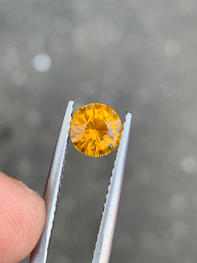 2.09克拉黄色蓝宝石